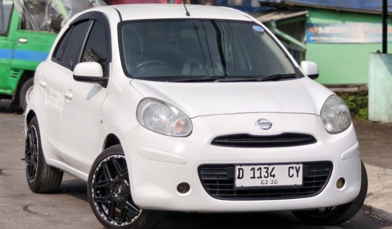 Nissan March Matic 2013 full