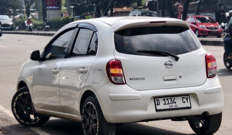 Nissan March Matic 2013 full